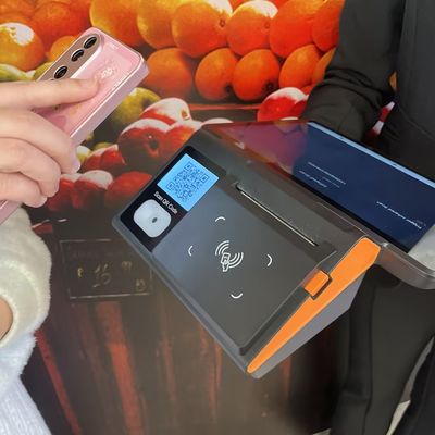Terminal de paiement mobile Système de point de vente mobile de 11 pouces avec processeur 4 cœurs * 2,0 GHz