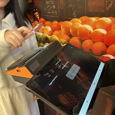 Retail Store Wireless Payment Terminal with Capacity Touch Screen and Convenience