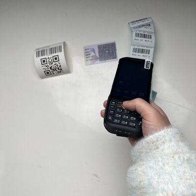 IP67 Collecteur de données Android 13 Terminal de données portatif 4.2 pouces Avec batterie 3.8V 5200mAh
