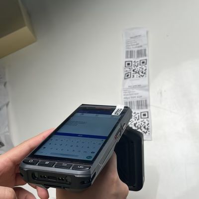 IP65 RFID Smartphone Reader 5,5 pouces Bluetooth UHF RFID Reader 2.0 GHz Cloud connecté